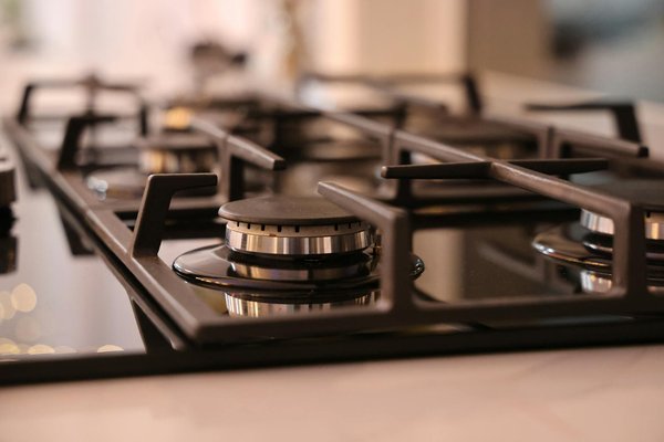 Guide pratique pour sélectionner le système de chauffage à granulés parfait pour votre maison : les critères incontournables à évaluer.